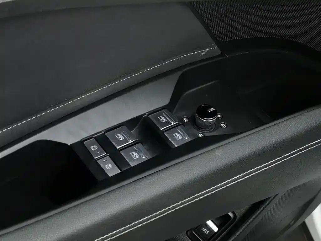 Audi Q5 e-tron 2023 из CN, фото 8