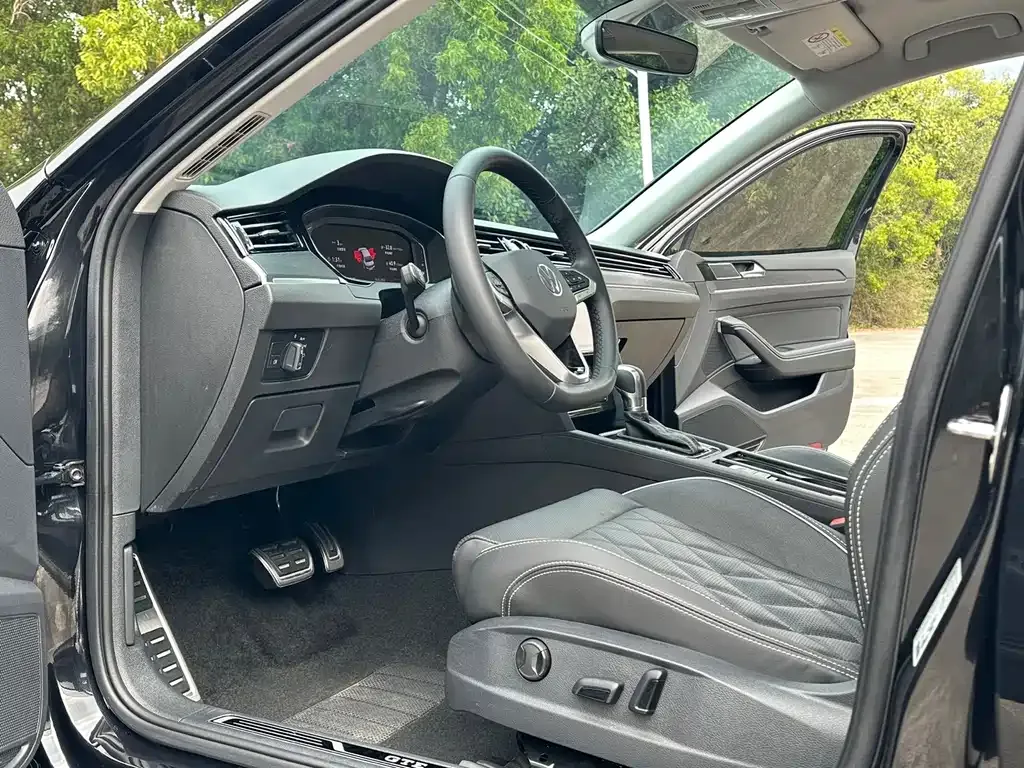 Volkswagen Magotan GTE PHEV 2024 из CN, фото 10