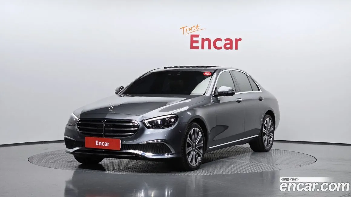 Mercedes-Benz E-Class — фото 1