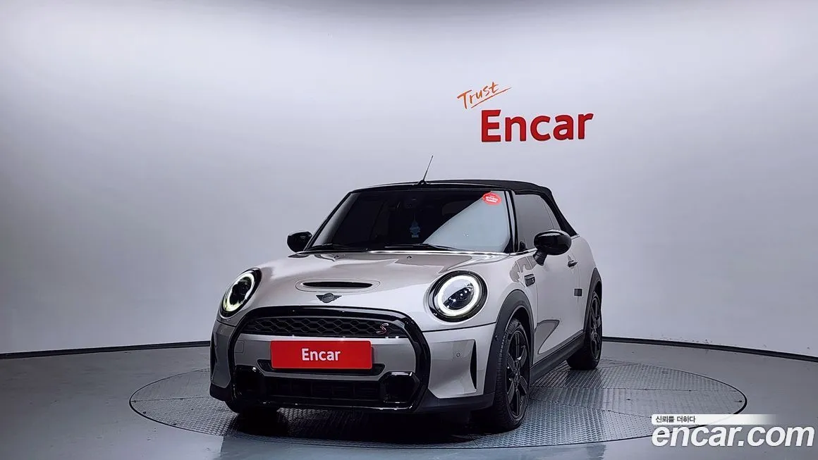 Mini Cooper Convertible 2023 из KR, фото 9