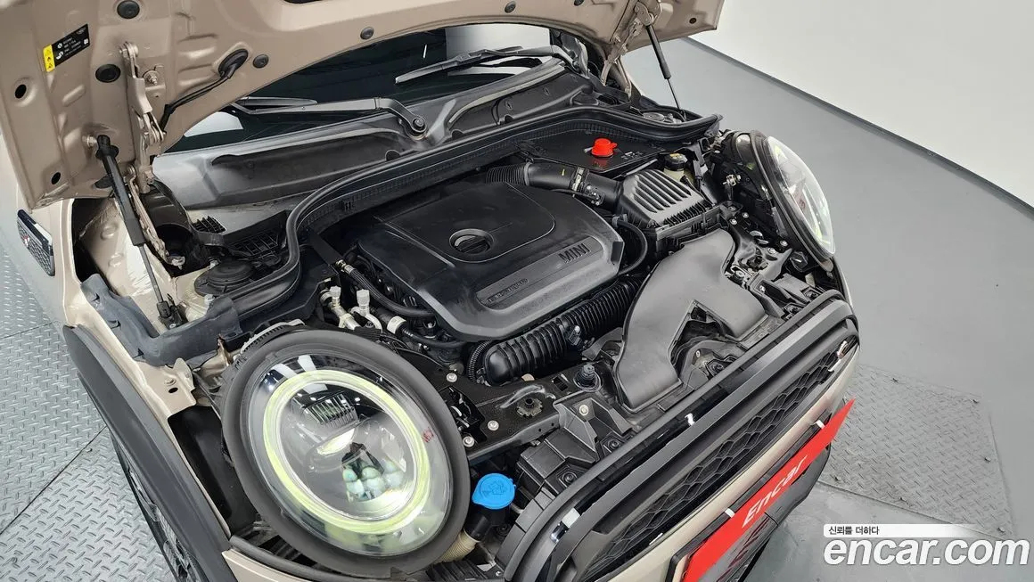 Mini Cooper Convertible 2023 из KR, фото 10