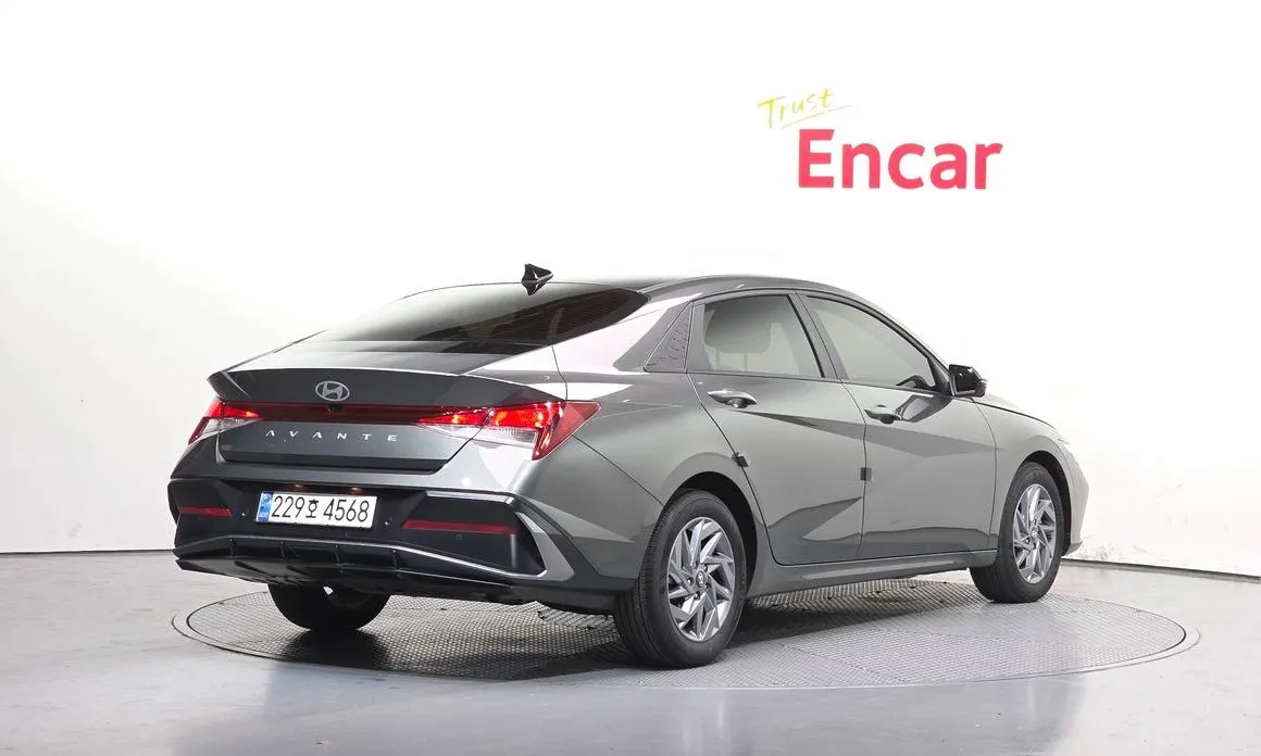 Hyundai AVANTE — фото 3