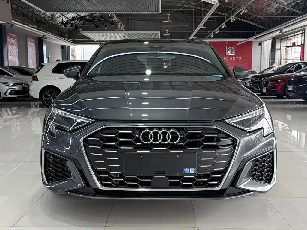 Audi A3 — фото 1