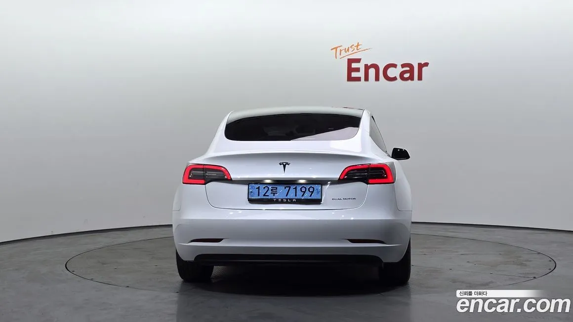 Tesla Model 3 — фото 8