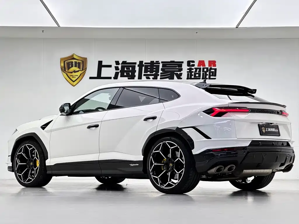 Lamborghini Urus — фото 9
