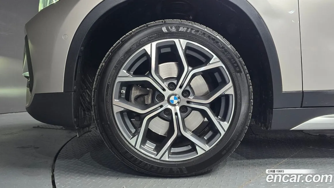 BMW X1 — фото 9