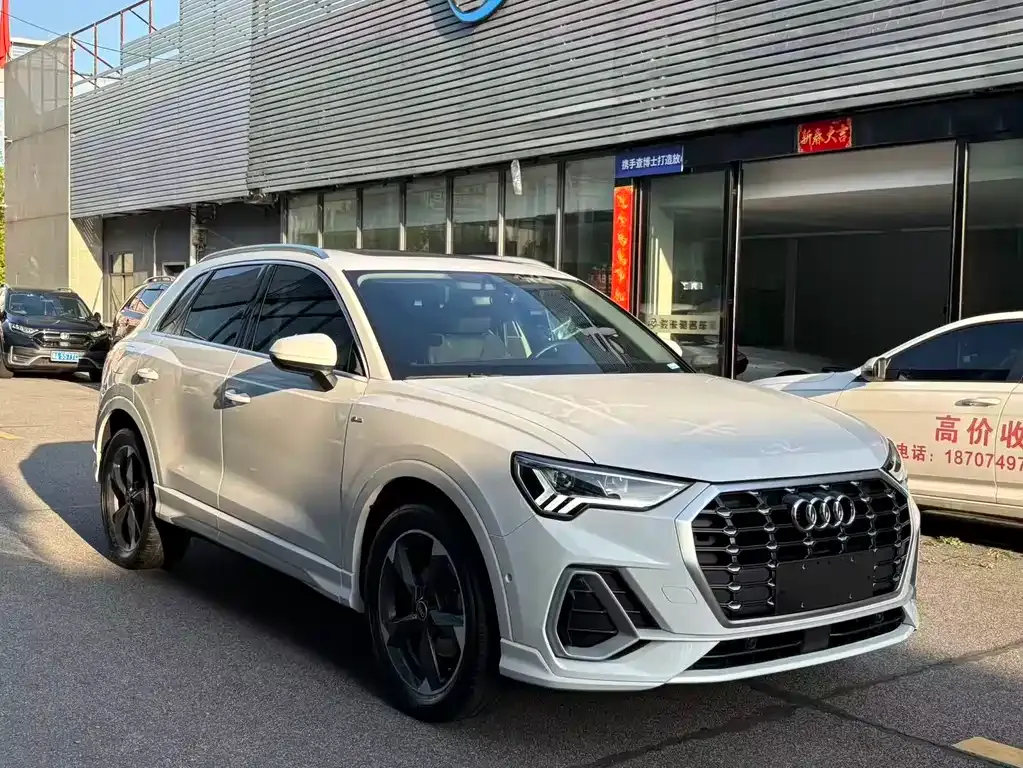 Audi Q3 — фото 10