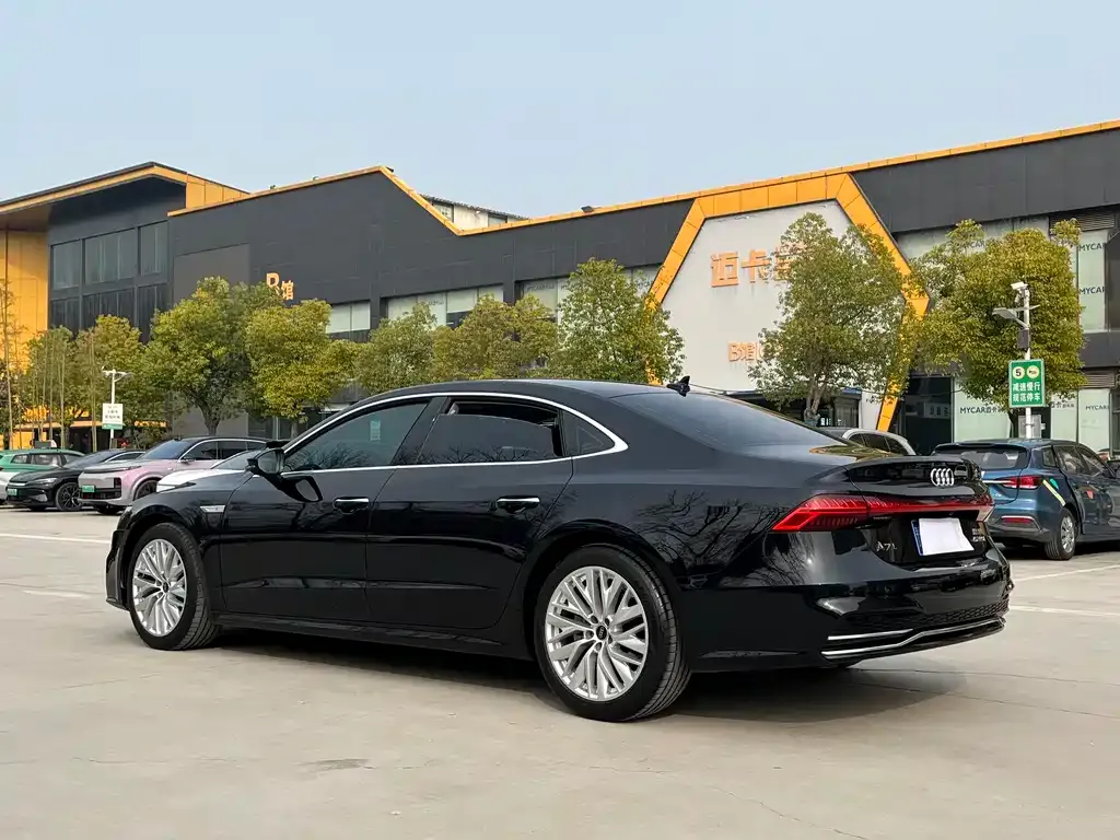 Audi A7L — фото 3