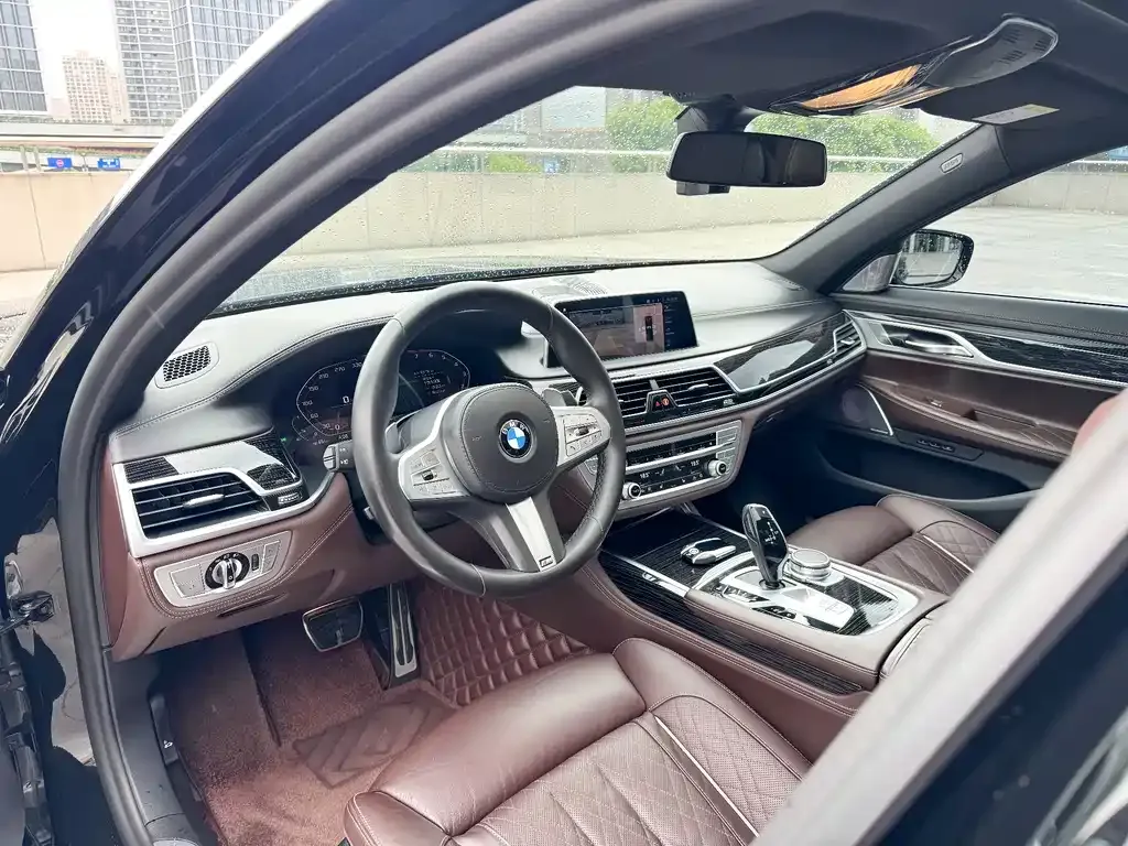 BMW 7 Series — фото 4