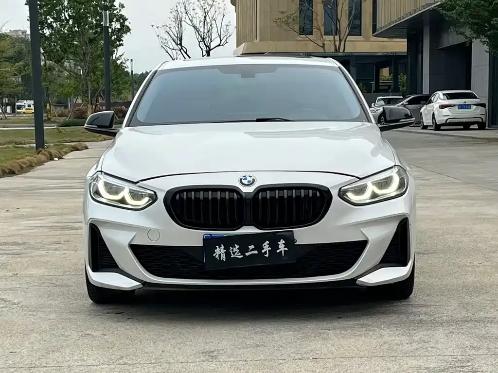 BMW 1 Series — фото 1