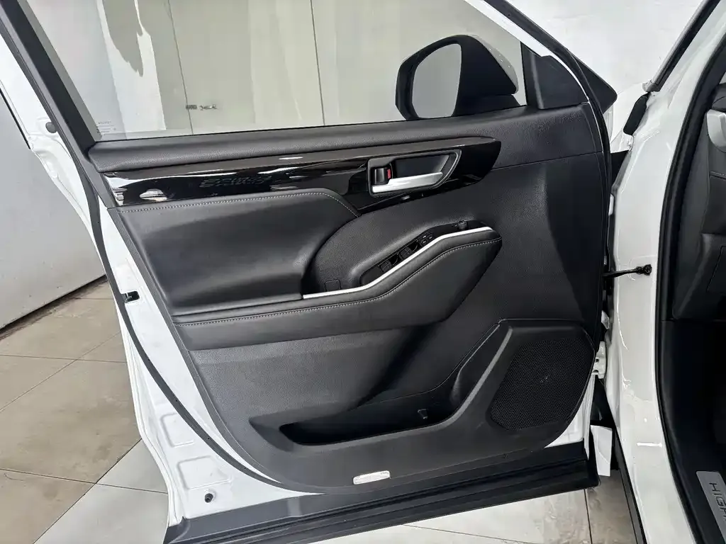 Toyota Highlander 2024 из CN, фото 3