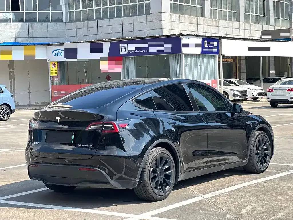 Tesla Model Y — фото 7