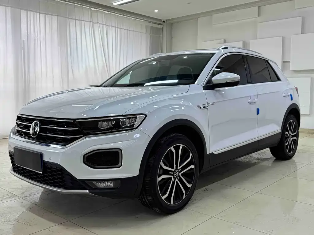 Volkswagen T-Roc — фото 1