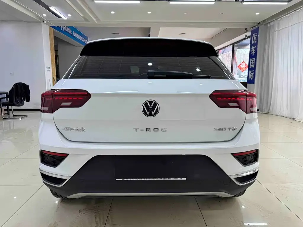 Volkswagen T-Roc — фото 2