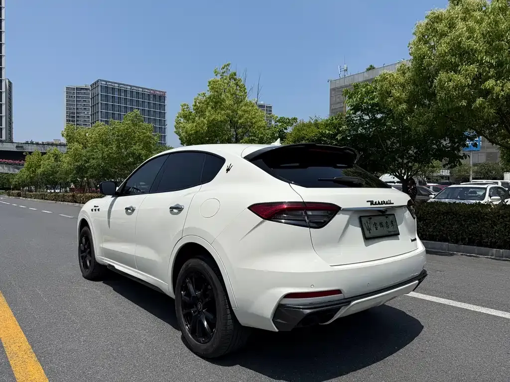 Maserati Levante — фото 6