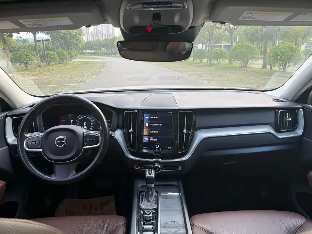 Volvo XC60 2021 из CN, фото 8