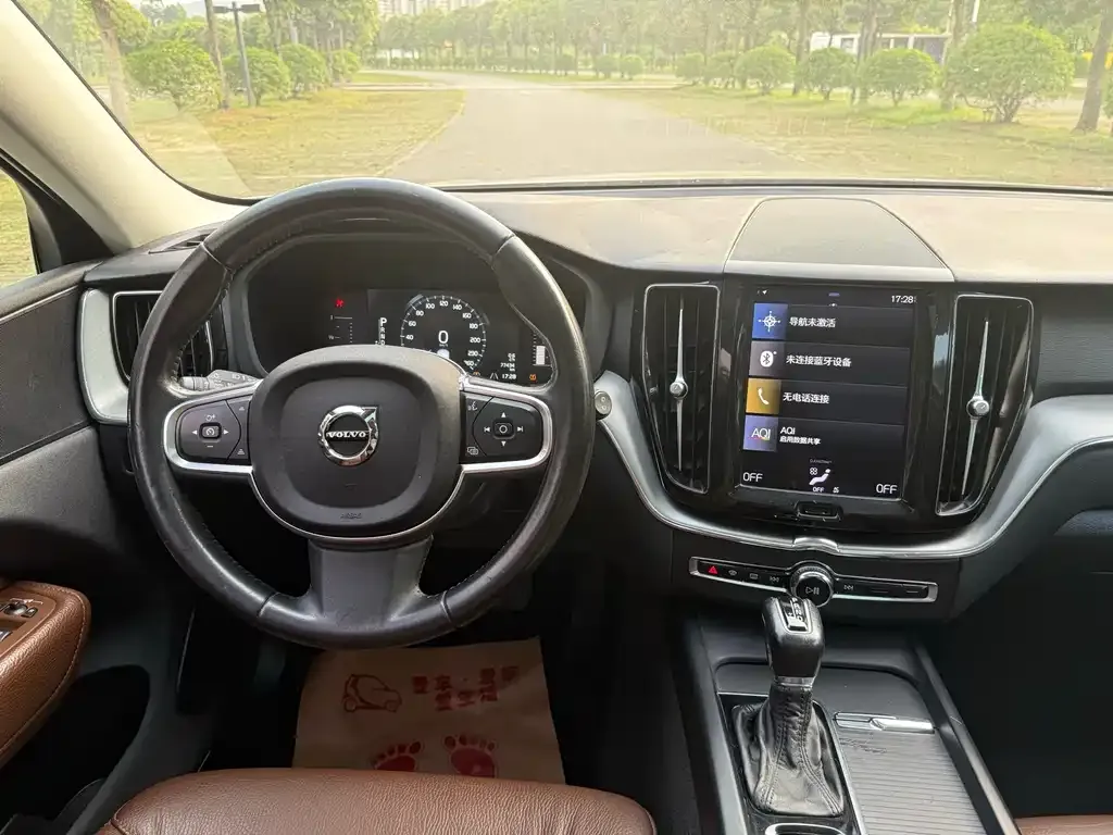 Volvo XC60 2021 из CN, фото 7