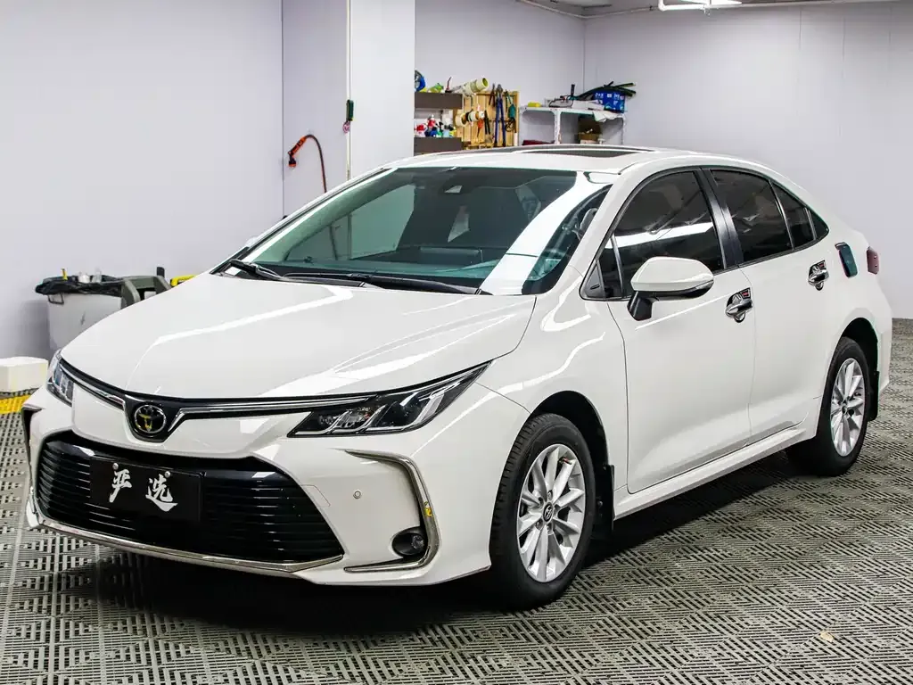 Toyota Corolla — фото 1