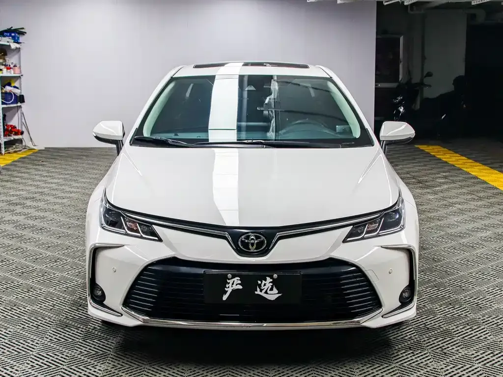 Toyota Corolla — фото 10