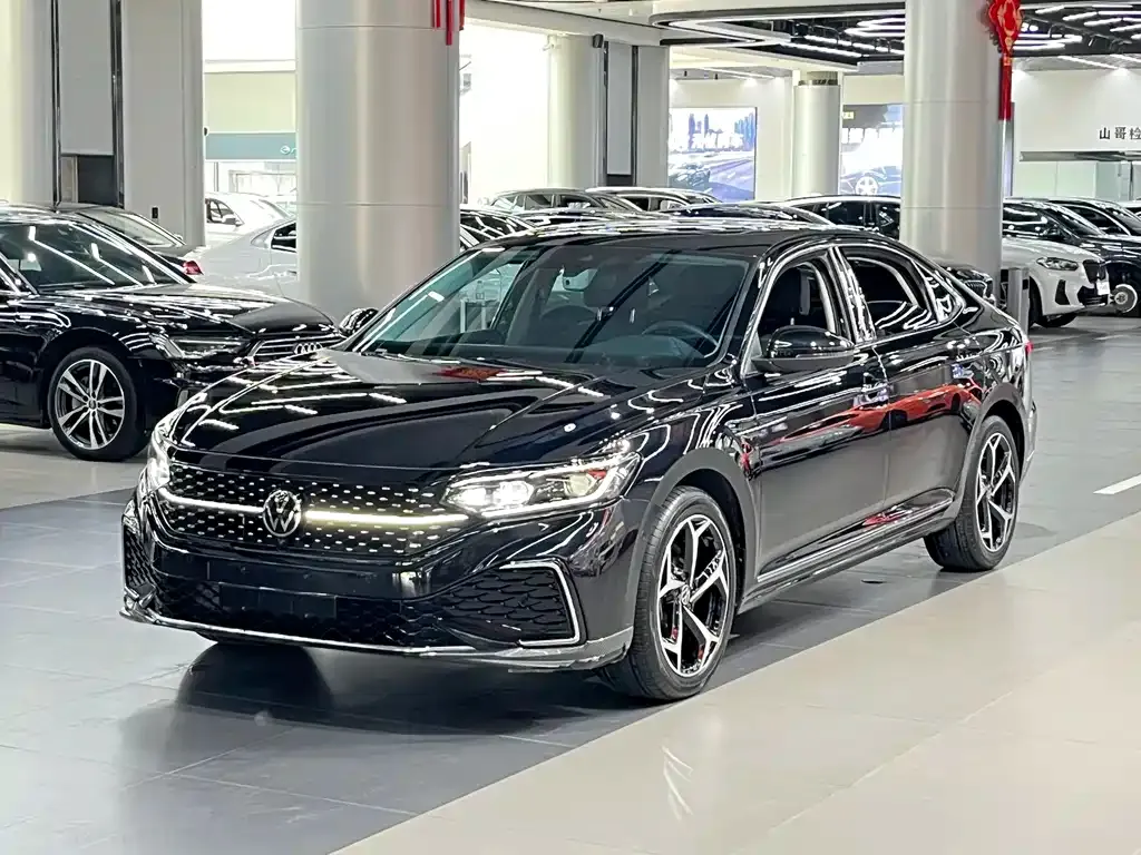 Volkswagen Passat — фото 1