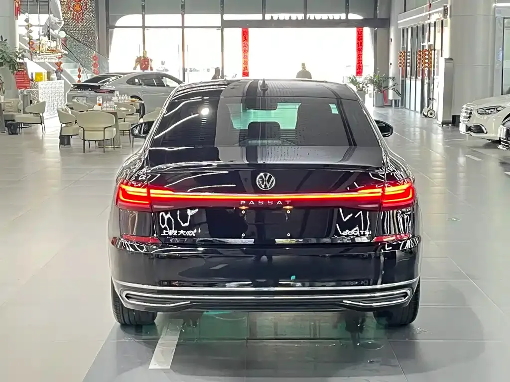Volkswagen Passat — фото 3