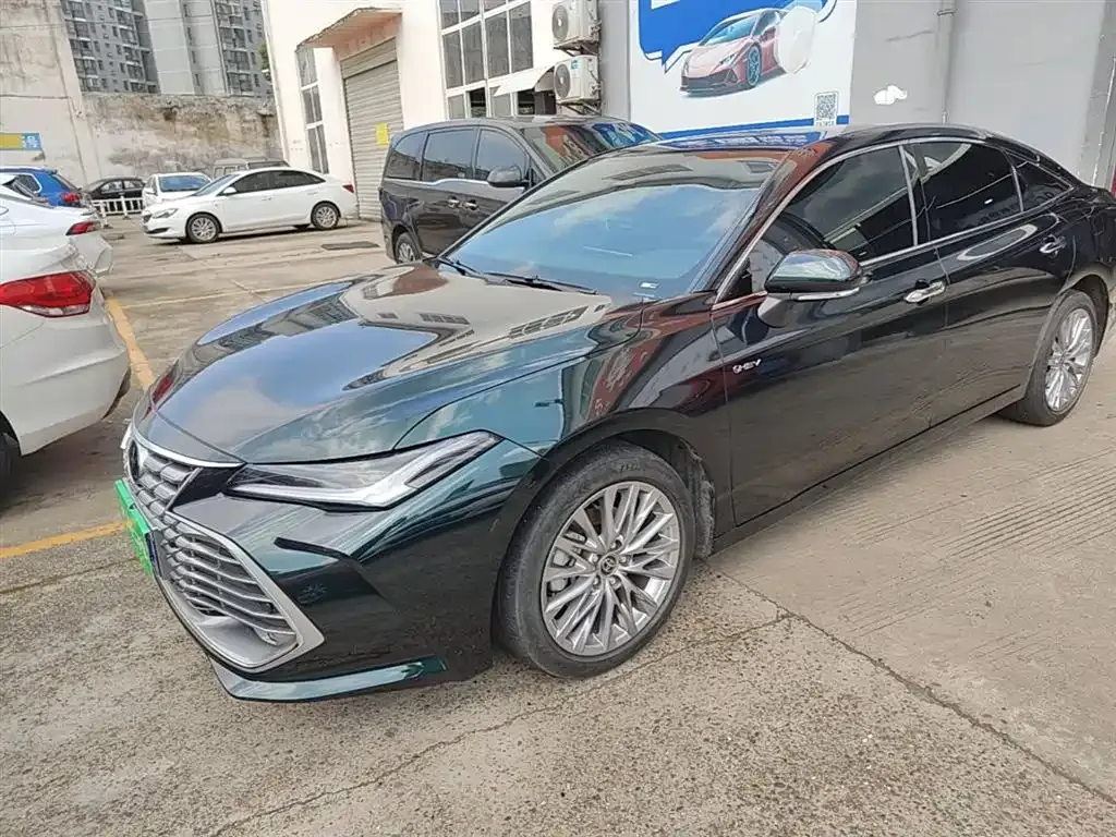 Toyota Avalon — фото 1