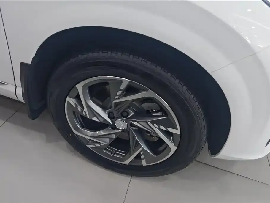 Hongqi HS3 PHEV 2025 из CN, фото 2