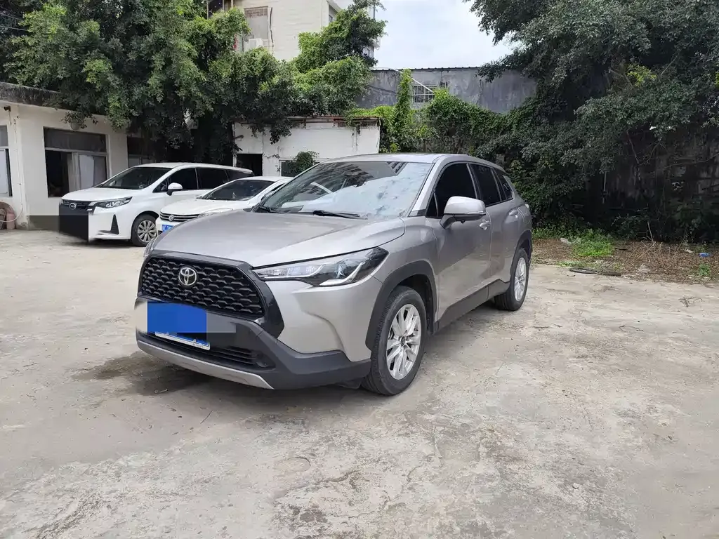 Toyota Corolla Cross — фото 1