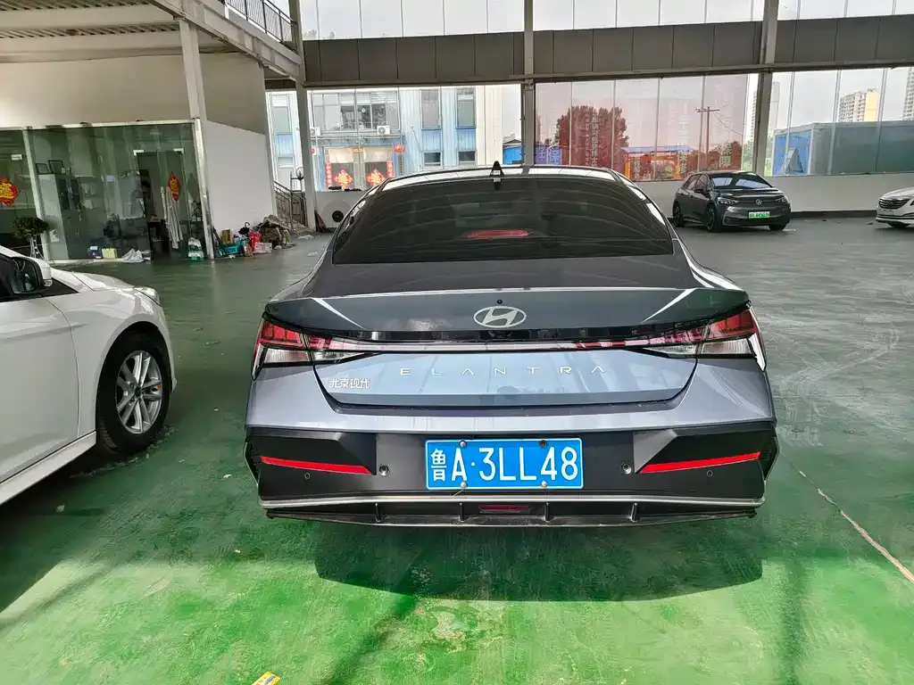 Hyundai Elantra — фото 4