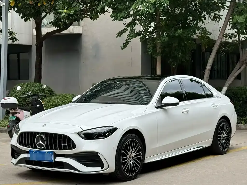 Mercedes-Benz C-Class — фото 1