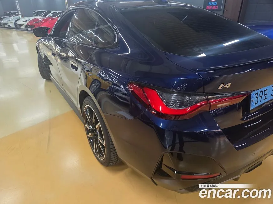 BMW i4 2022 из KR, фото 5