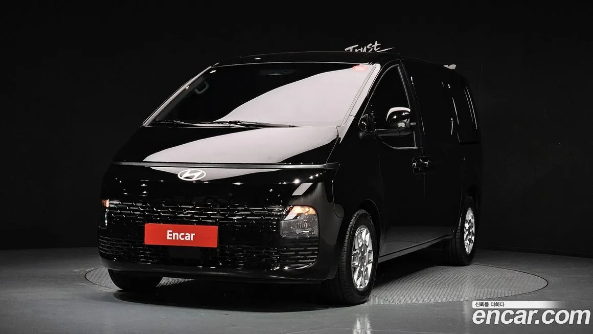 Hyundai Staria — фото 1