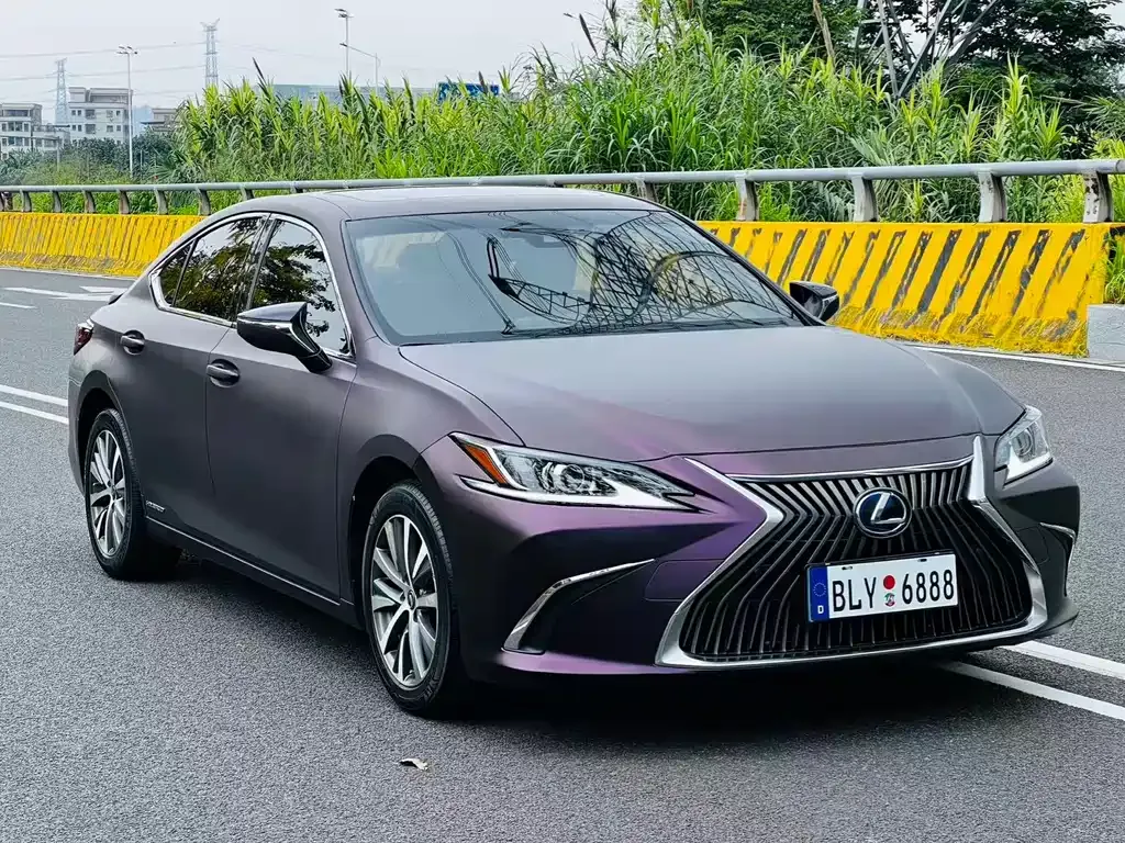 Lexus ES — фото 1