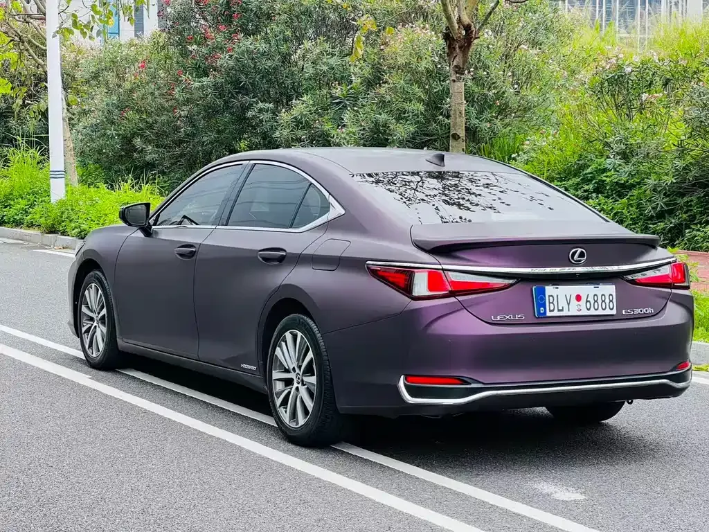 Lexus ES — фото 8