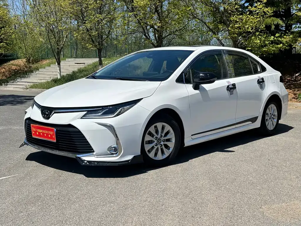 Toyota Corolla — фото 1