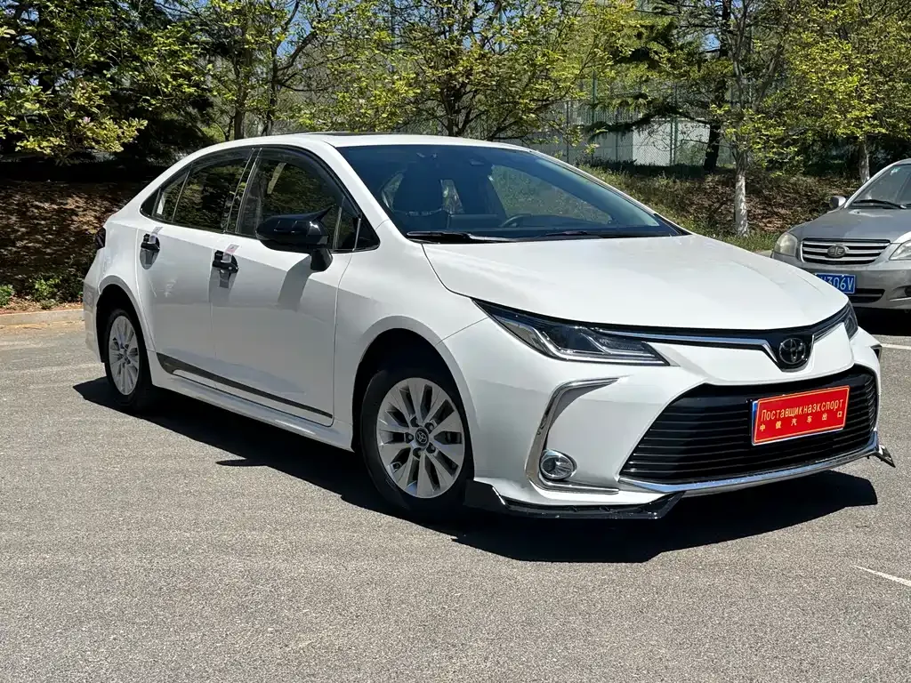 Toyota Corolla — фото 7