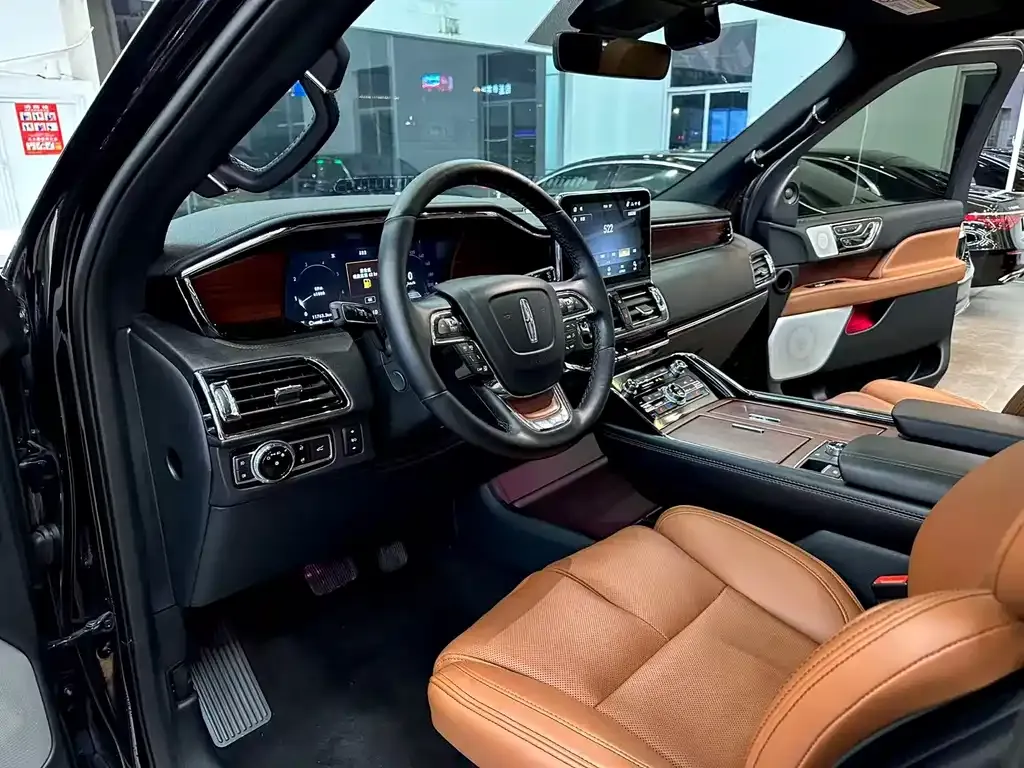 Lincoln Navigator 2022 из CN, фото 2