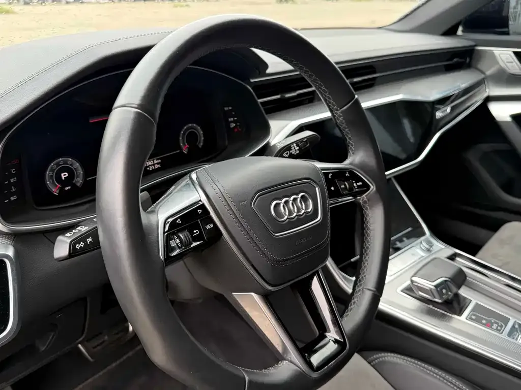 Audi A6L — фото 8
