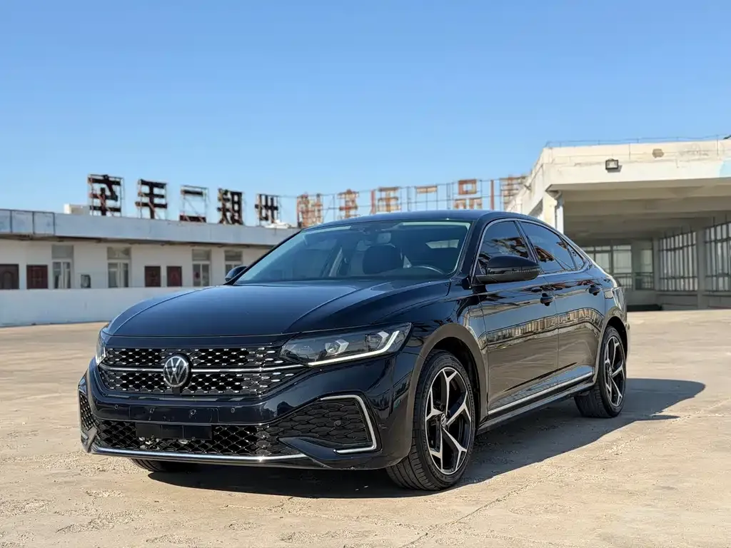 Volkswagen Passat — фото 1