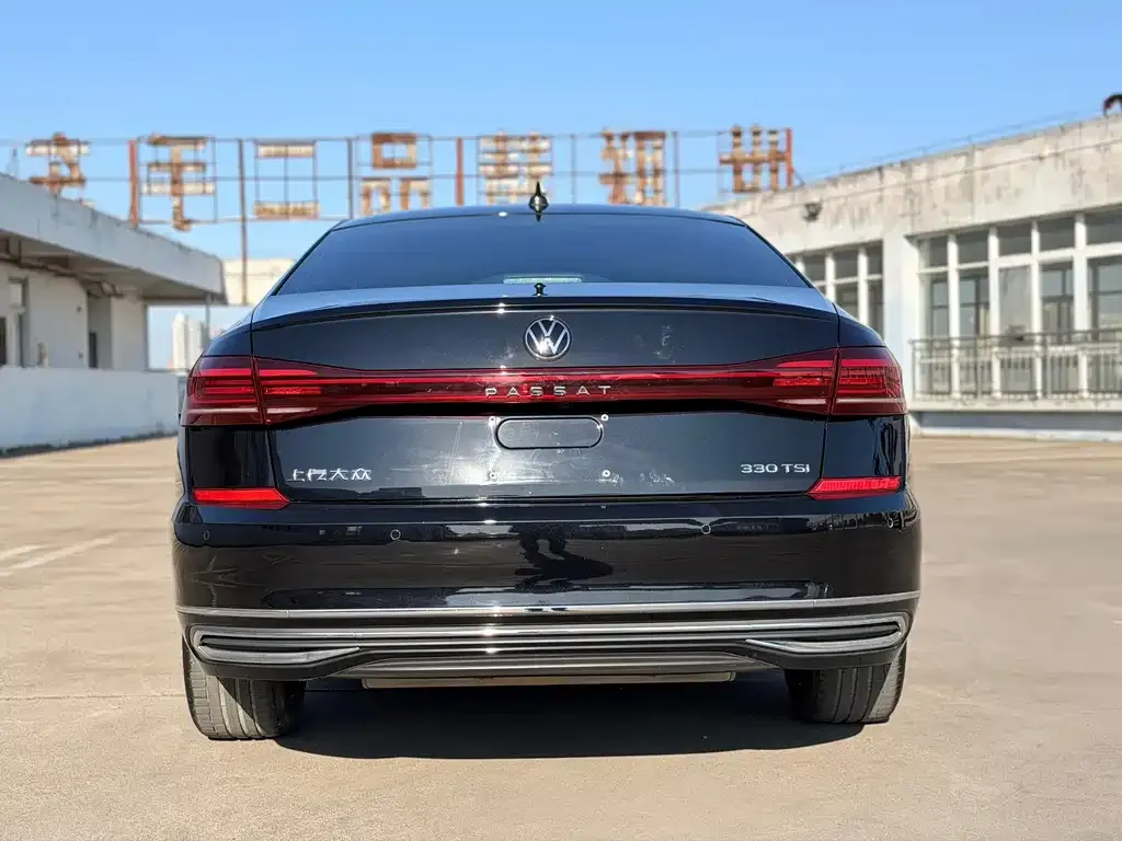 Volkswagen Passat — фото 10