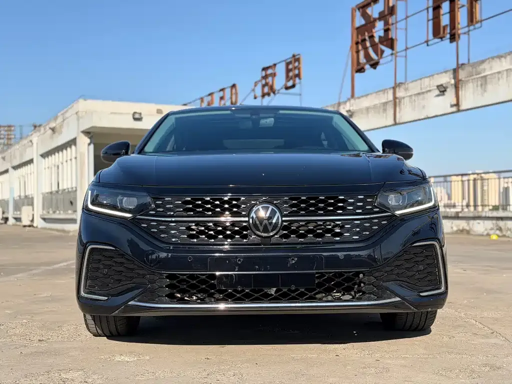 Volkswagen Passat — фото 2