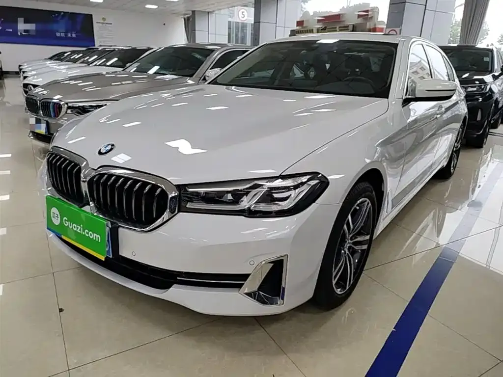 BMW 5 Series — фото 1