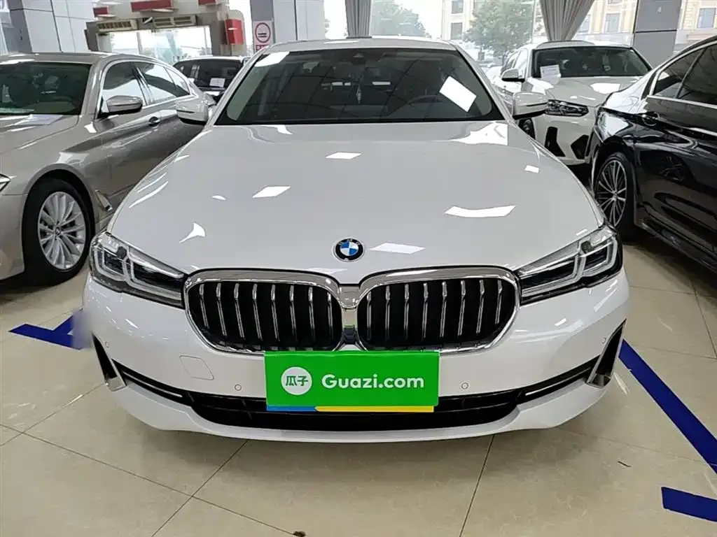 BMW 5 Series — фото 10
