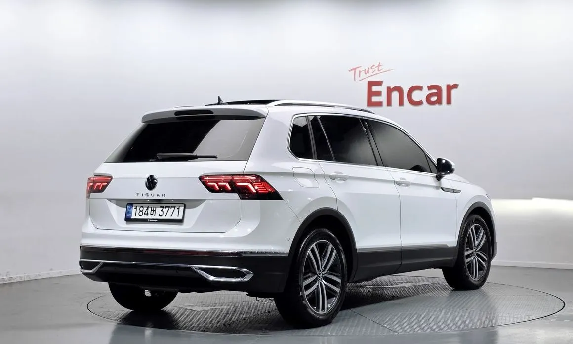Volkswagen Tiguan — фото 8