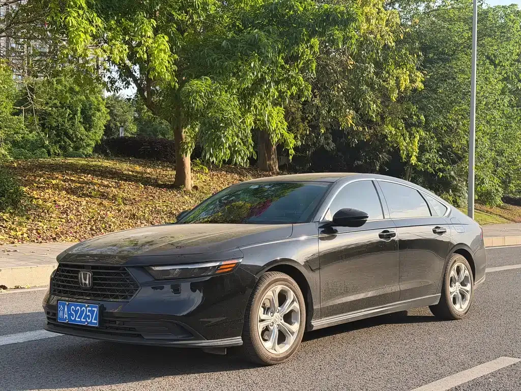 Honda Accord — фото 9