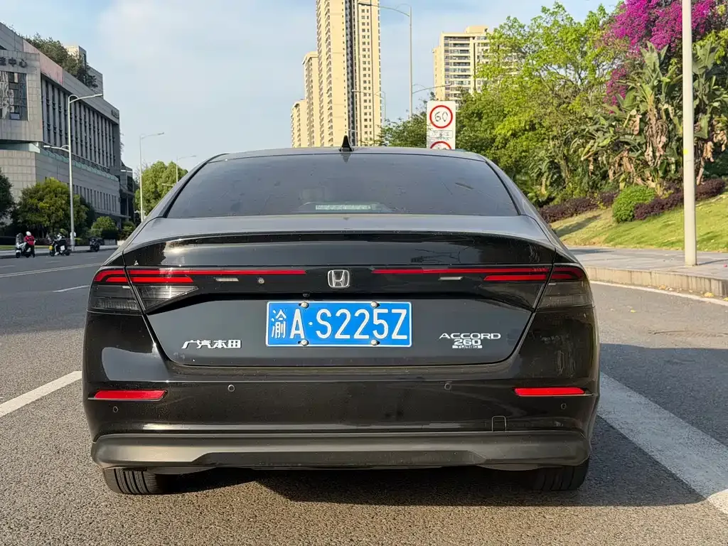 Honda Accord — фото 6