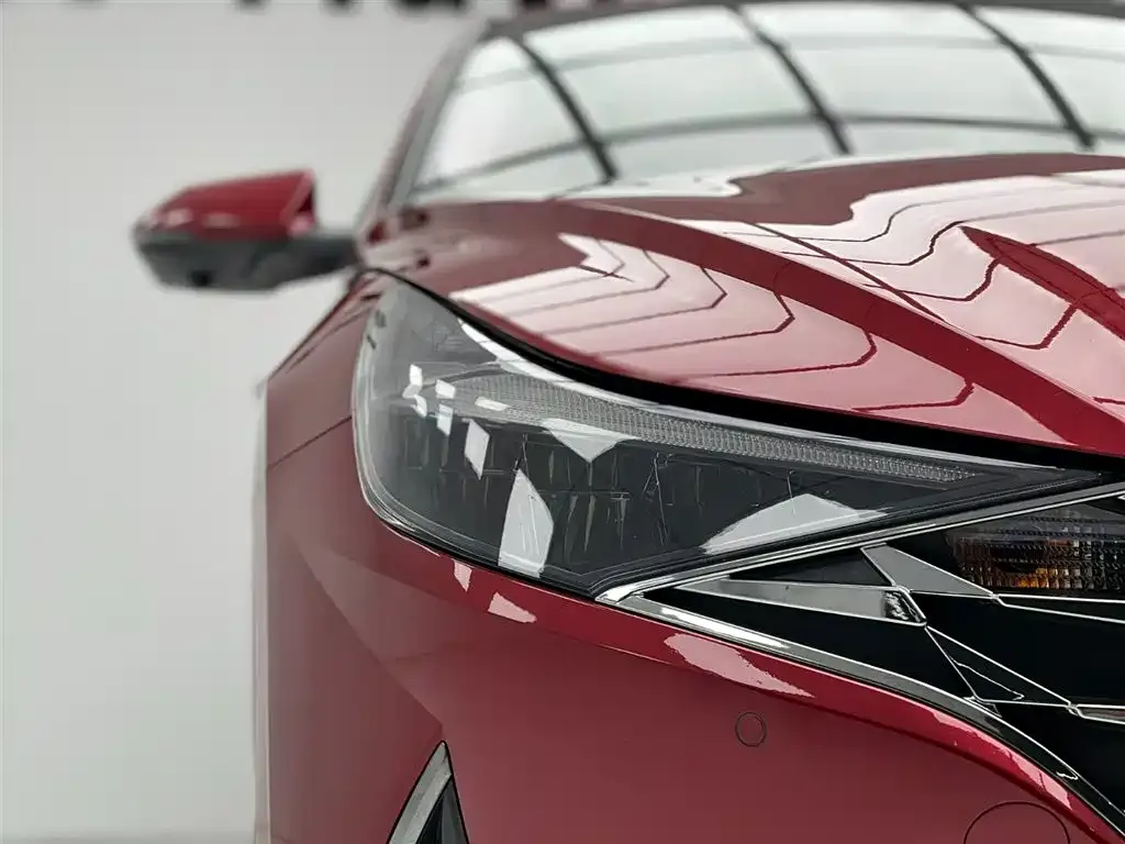 Hyundai Elantra — фото 8