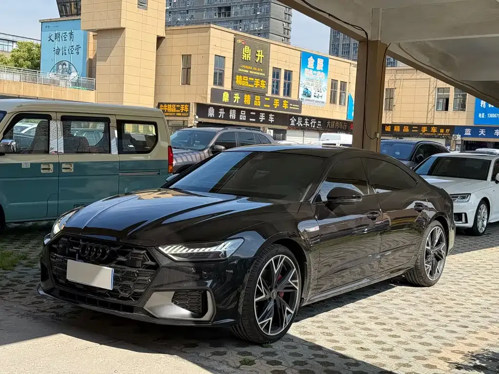 Audi A7L 2024 из CN, фото 1