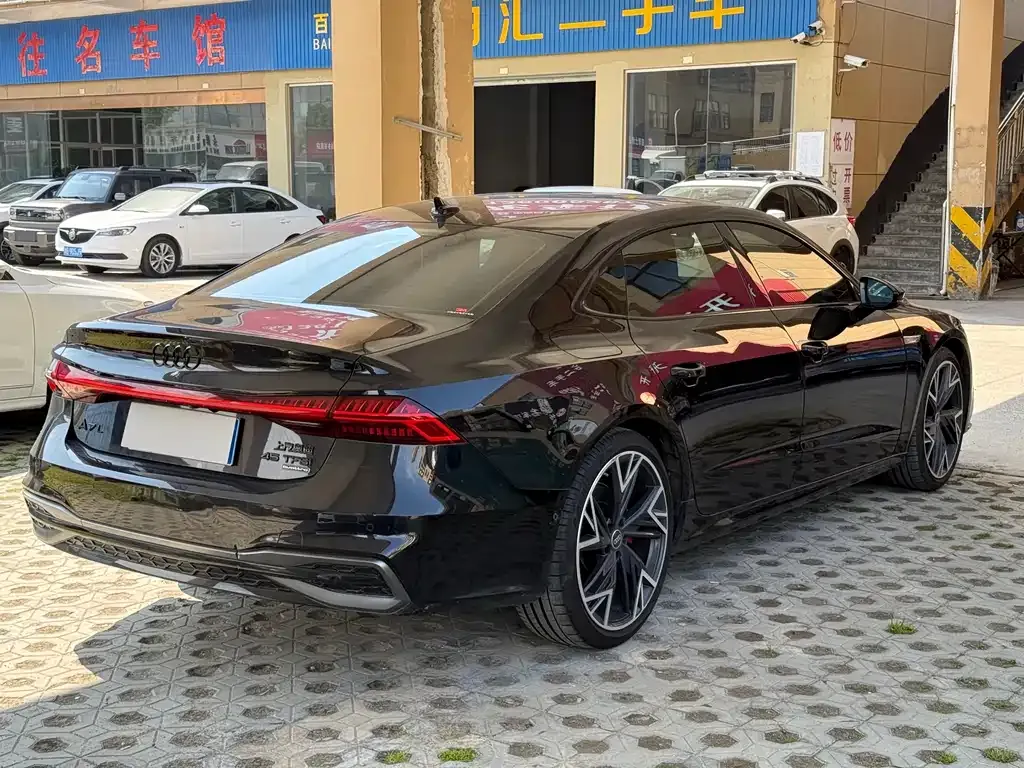 Audi A7L 2024 из CN, фото 7