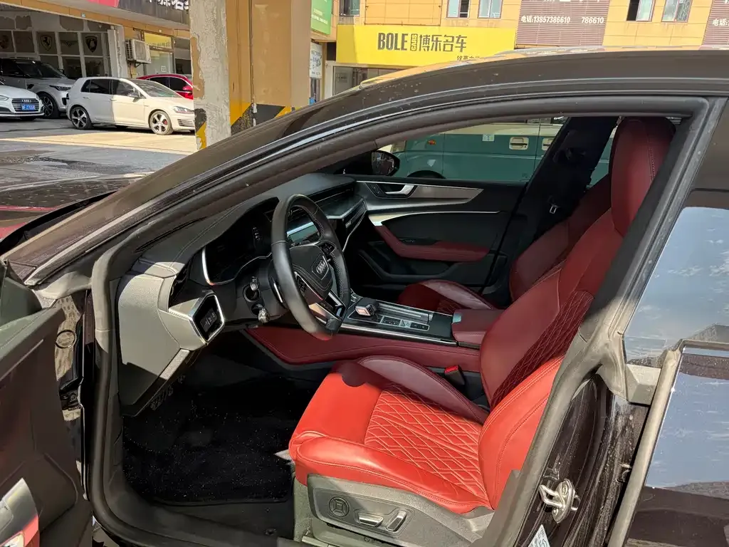 Audi A7L 2024 из CN, фото 4